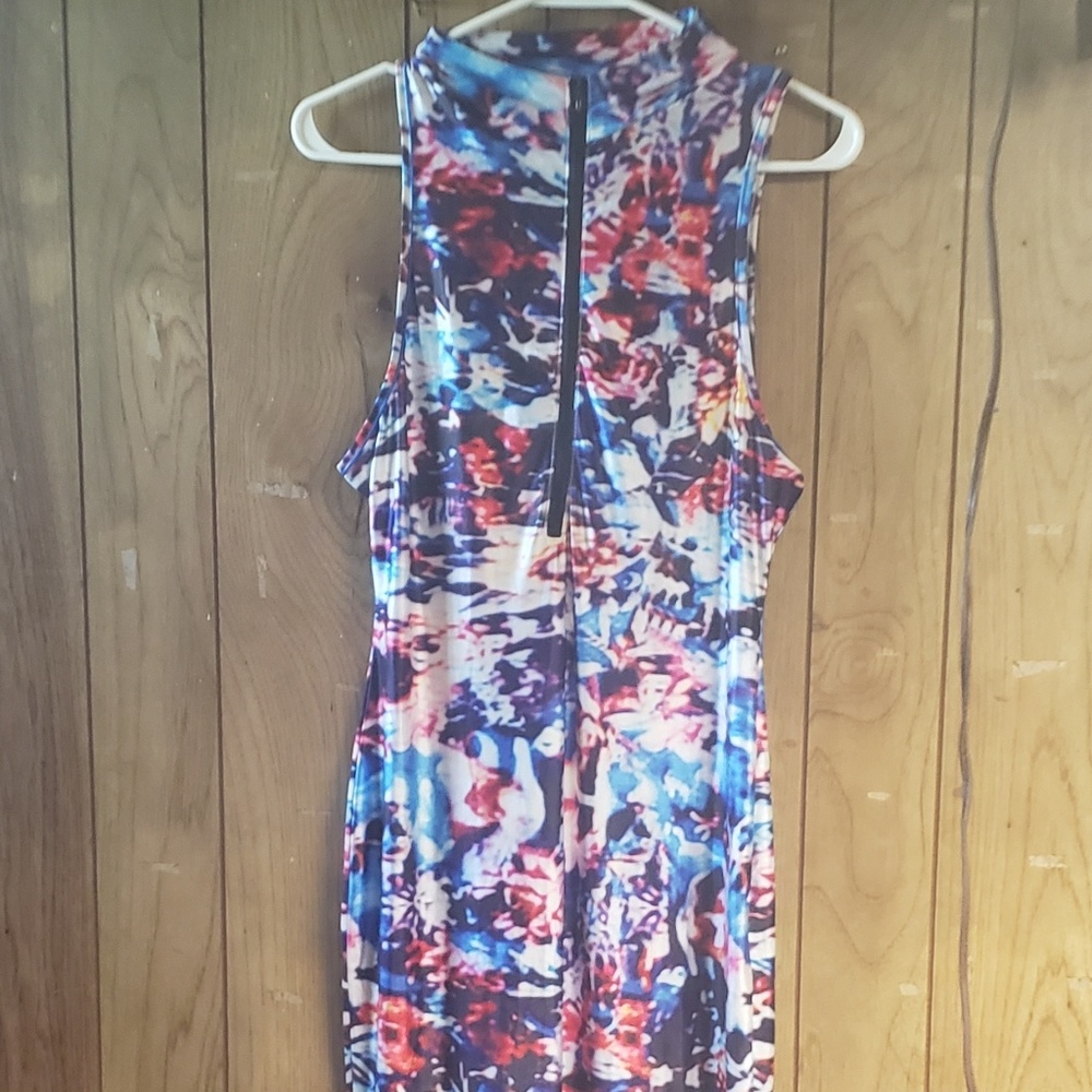 Dress - Picture 2 of 5